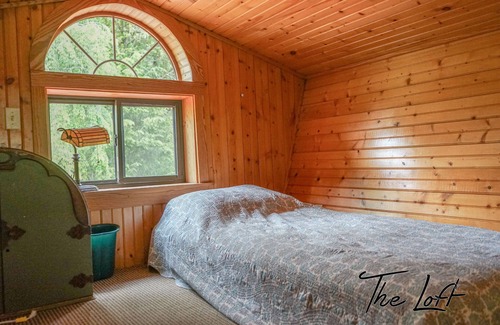 Asheville Cabin | Amazing Mountain Lodge Retreat on 63 Acres - 20 minutes from Asheville