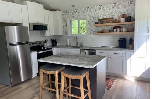 Mills River House | Amazing Mountain View- Quiet Countryside Near Hikes, Biking Trails & Breweries!