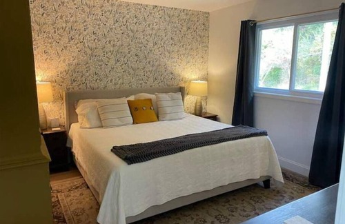 Mills River House | Amazing Mountain View- Quiet Countryside Near Hikes, Biking Trails & Breweries!