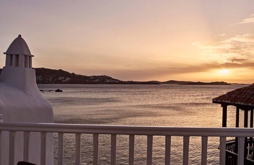 Little Venice Villa | Amazing Mykonos Suite | Superior Suite | Sea View and Interior Spa Bath |.