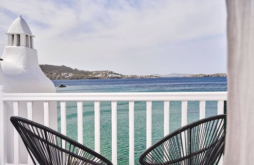 Little Venice Villa | Amazing Mykonos Suite | Superior Suite | Sea View and Interior Spa Bath |.