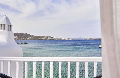 Little Venice Villa | Amazing Mykonos Suite | Superior Suite | Sea View and Interior Spa Bath |.