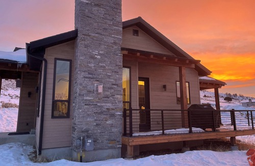 Eden Cottage | Amazing new 2-bedroom w/loft modern cabin in Eden, in Wolf Creek, at Powder Mtn