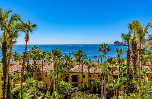 El Medano Ejidal Condo | AMAZING Ocean Views, Medano Beach, Downtown, 5-Star Hacienda Beach Club, 2BD