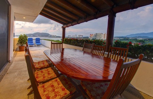 Ixtapa Apartment | Amazing Ocean View with Beach Access