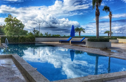 The Bight Condo | Amazing Ocean Views - Contemporary Condo - Pool - SPA- 10 min walk to Beach.
