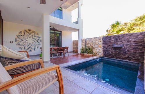 Colonia Meteorologico House | Amazing Oceanfront 4 Bedroom with Beach Access, Full Service, Heated Pool