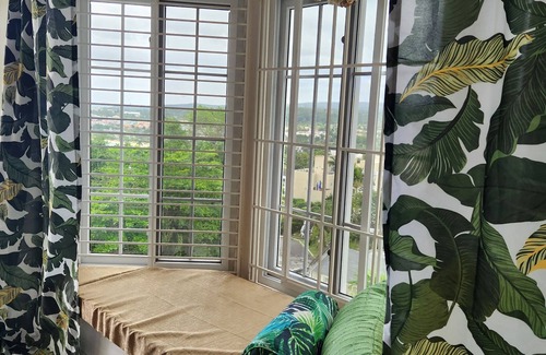 Ocho Rios Apartment | AMAZING OCEANVIEW LOCATION! 3 BR-Walk to town and beach