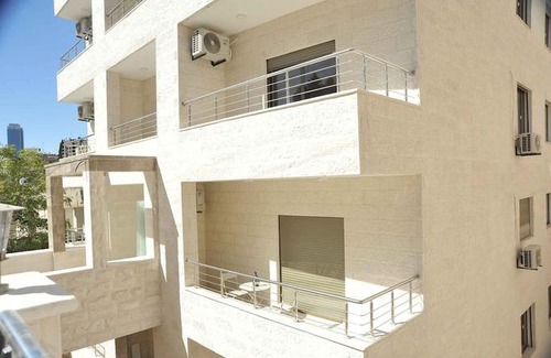 Al Abdali Apartment | Amazing one Bedroom Apartment in Amman Elwebdah 4