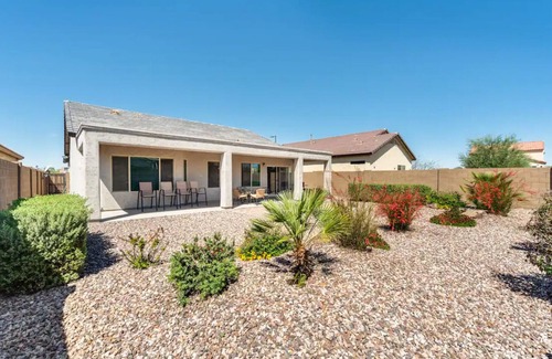 Anthem at Merrill Ranch House | Amazing outdoor space! 5 minute walk to park with paved trails.
