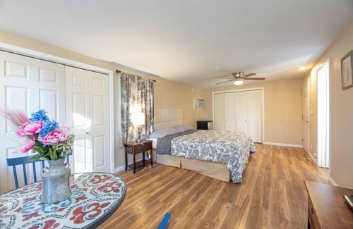 Squaw Valley Apartment | Amazing place! Near Kings/Sequoia/WiFi/Fridge/Coffee/Microwave/Outdoor Seating!