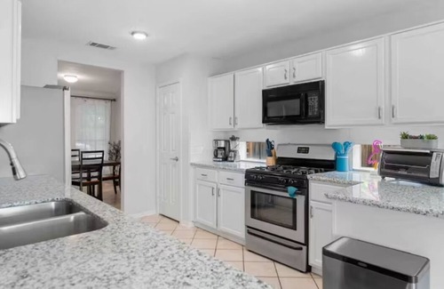 Barker House | Amazing Pool + Private Backyard + Shaded Patio