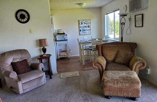 Chelan Condo | Amazing remodeled 2-bedroom condo with beautiful views of Lake Chelan!