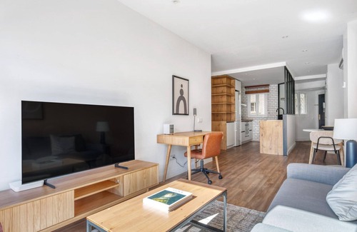Ibiza Apartment | Amazing Retiro 1BR, in the best area of Madrid, by Blueground