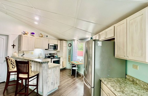 Wilmington Beach House | ❤️Amazing Round House - Easy Self Check-In, Just Steps to Beach!