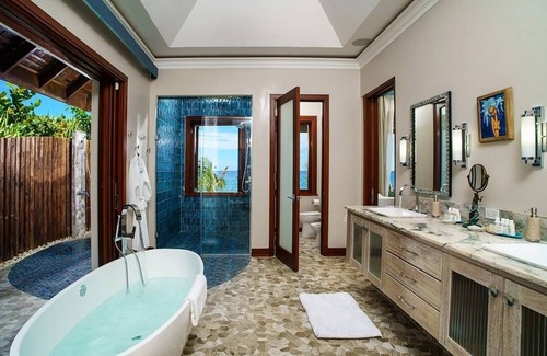 Tryall Villa | Amazing Seafront Villa in Montego Bay, Private Infinity & 2 Sea-Water Pools, Gym, Spa & So Much More