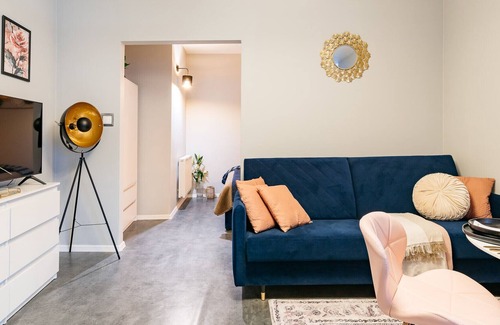 Wesoła Zachod Apartment | Amazing stay in noble historical townhouse located by Main Square