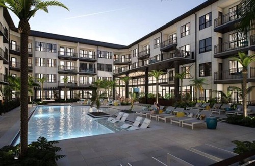 North Hyde Park Apartment | Amazing Studio |Near Beach & Downtown | Pool & Gym
