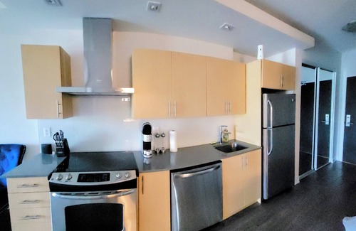 Mimico Hotel | Amazing suite located in Toronto Humber Bay