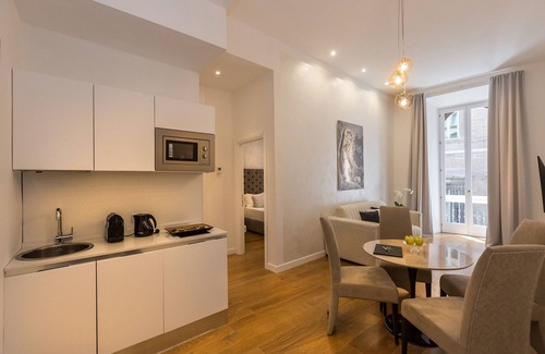 Rome City Centre Apartment | Amazing Suite Piazza Venezia Suite Int. 5