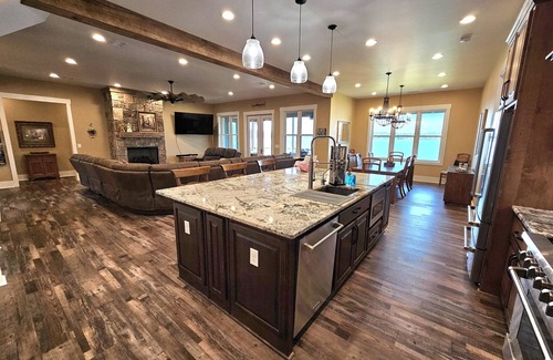 Jacksons' Gap House | Amazing Sunset Views - Handicap Accessible