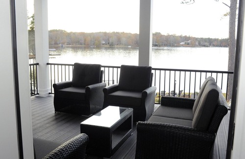 Lake Oconee Cottage | Amazing Sunsets at the Gorgeous Anchor Cottage at Cottage Cove!