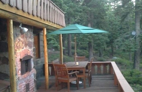 Tahoma Cabin | Amazing Tahoe Cabin - Short Walk to Sandy Beach