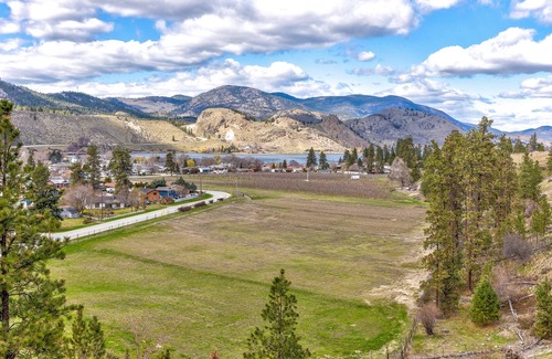 Okanagan-Similkameen House | Amazing Updated Lake & Mountain View Home