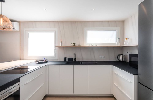 Saint-Jean Apartment | Amazing View, 2 minutes' walk from the beach!