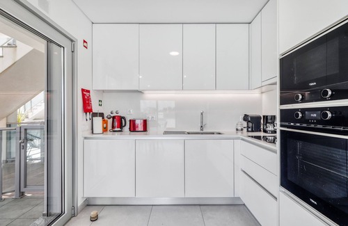 Calicos Condo | Amazing View, Beach 100m & Old Town 300m, 2 bdr+2 bthr, pool, aircon, garage