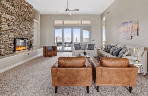East Mesa House | Amazing View-Desert Oasis-Single story