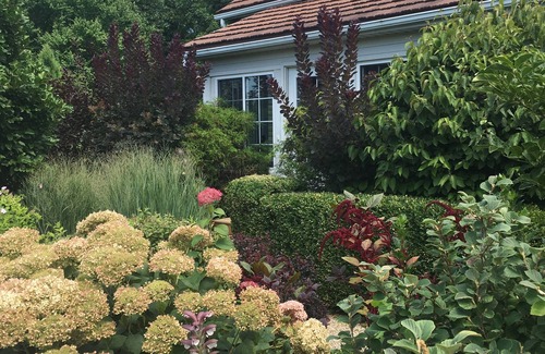 Port Rowan House | Amazing view, heated pool, gardens, beach, trails, wineries, shops & restaurants