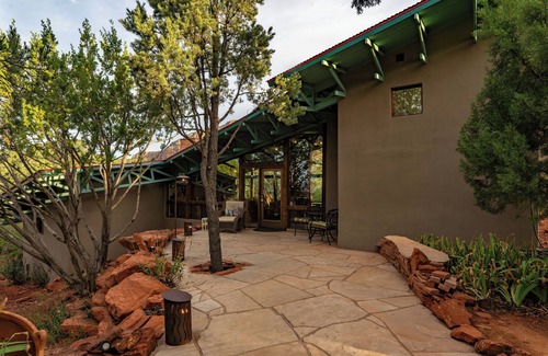 Sedona House | Amazing View Home with Hot Tub in Quiet Area surrounded by Pines and Red Rocks!