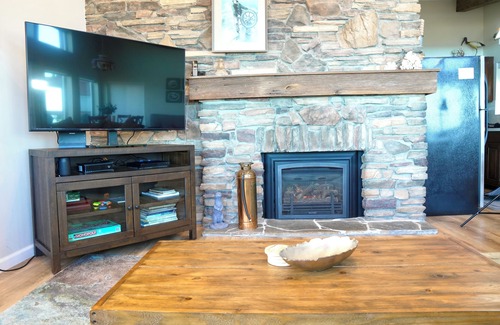 Marine Terrace House | Amazing View Newly Remodeled- L2 EV Charger -Pet friendly