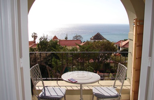 Santa Maria Maior Apartment | AMAZING VIEW over the bay, by the Old Town, walk to the city, quiet area