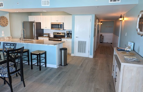 North Myrtle Beach Condo | AMAZING VIEWS-Cherry Grove Oceanfront! Fall dates Avail, Year-round Hot Tub/Pool
