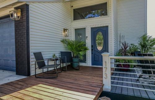 Kaiser House | Amazing Views, 3 Patios, Game Room, Modern Update