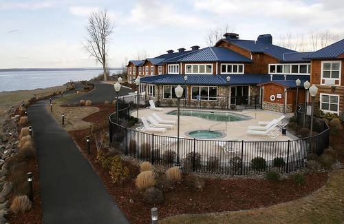 Boardman House | Amazing Views and Beautiful Resort! Cabin w/King Bed & Kitchen and Pool Access