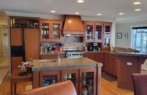 Camano Island House | Amazing Views and Whale Watching from Indoors and Outside, with AC!