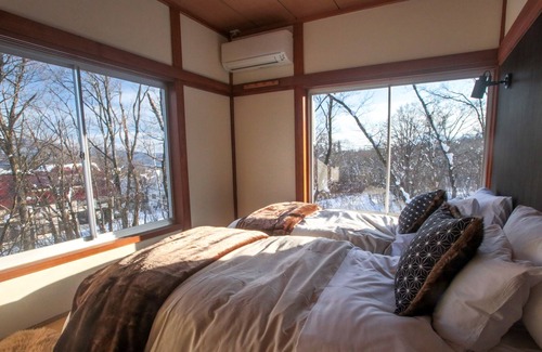 Akakura Onsen Cabin | Amazing Views! Entire home.Sleeps 6 - Wasabi Cabin