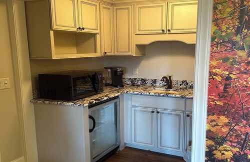 Cataloochee Ranch House | Amazing VIEWS! Hot Tub, WIFI, Fire Pit, 12' Shuffleboard table! Chef's kitchen.