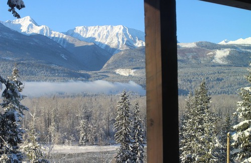 Golden House | Amazing Views Of The Columbia Valley
