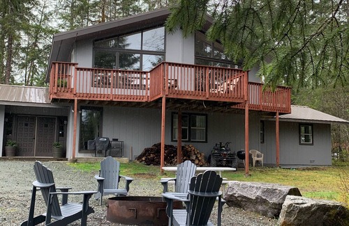 Juneau House | Amazing views of the river and mountains