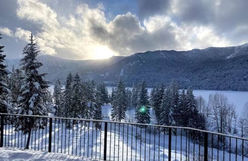 Cle Elum House | Amazing Views, Private lodge, Hot Tub and Sauna for a dreams vacation