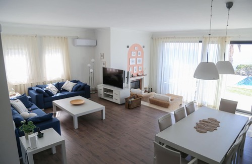 Yalikavak Villa | Amazing Villa with Private Pool and Greek Islands Sunset View
