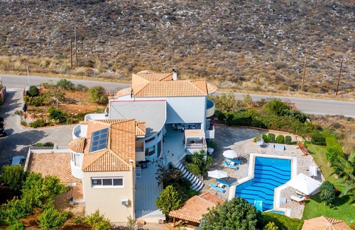 Vathianos Kampos Villa | Amazing Villa with sea view