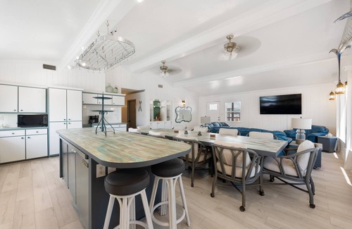 Port Mansfield House | Amazing Water Views - Well Stocked - Plenty of Parking - Close to Boat Ramp