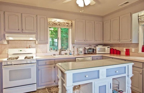 Bellamy House | Amazing Waterfront Getawaylong Term Renters are Welcome!