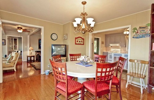 Bellamy House | Amazing Waterfront Getawaylong Term Renters are Welcome!