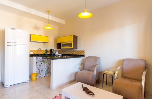 Mambucaba House | Ambar - Sea front charming house, 1.5kms from old town, swimming pool, BBQ. WiFi